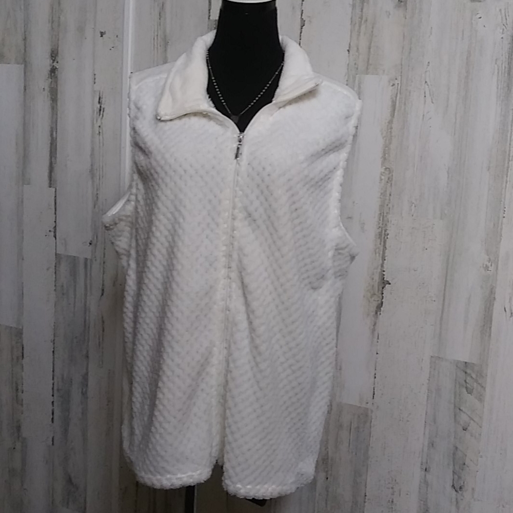 0911 i.b.diffusion Cozy Cut Vest